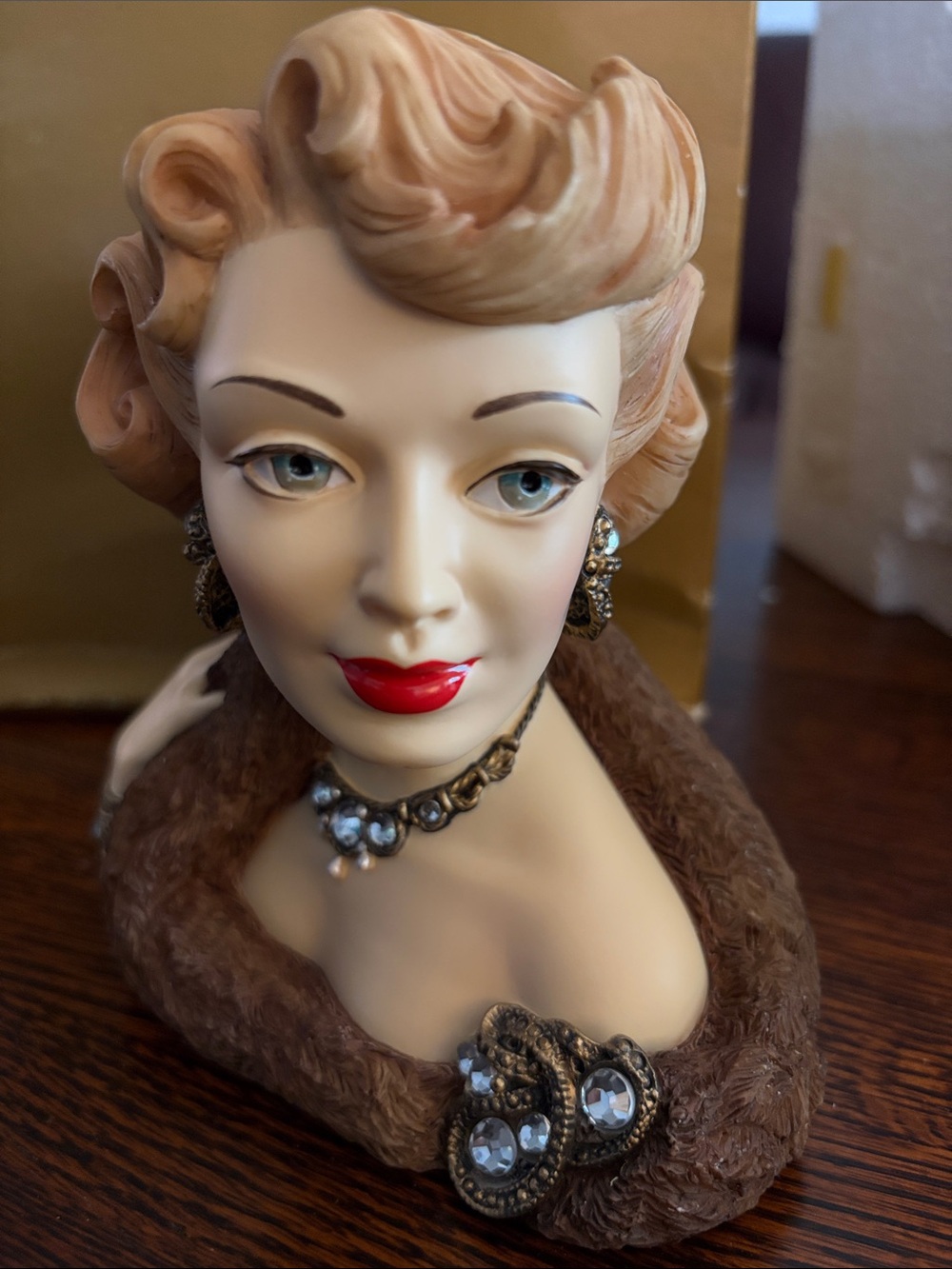 Cameo Girls Sasha 1955 Diamond Dazzler Lady Head Vase